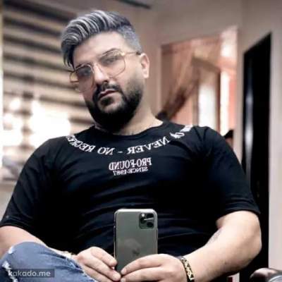 دانلود آهنگ  شرمنده اگه عکساتو هنوز دارم با صدای هایده و مجید خراطها Ai