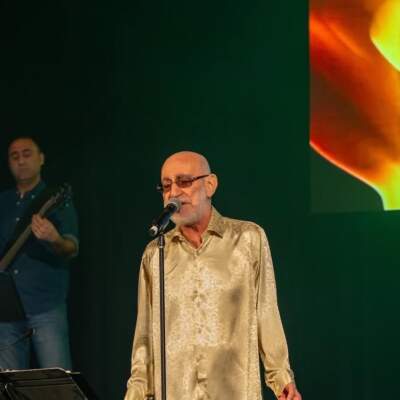 دانلود آهنگ  خسته شدم با صدای سیاوش قمیشی