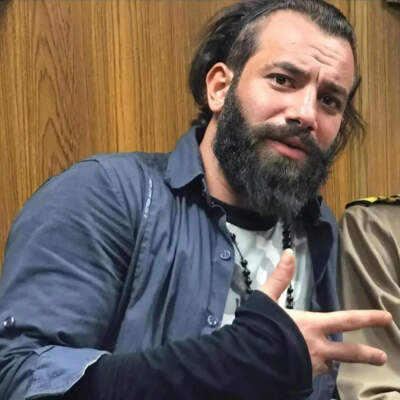 دانلود آهنگ  احترام با صدای امیر تتلو