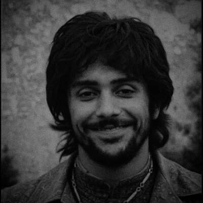 دانلود آهنگ  قلب من از صدای تو داریوش