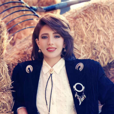 دانلود آهنگ  سبزه به ناز می آید با صدای نوش آفرین