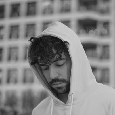 دانلود آهنگ  شنبه با صدای شروین حاجی پور تیتراژ فیلم زن و بچه