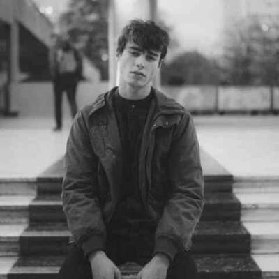 دانلود آهنگ سرخ از علی سورنا مهدیار علی صاعقه دانلود آهنگ سرخ از علی سورنا مهدیار علی صاعقه