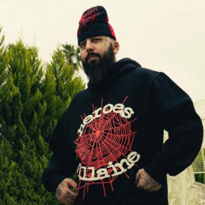 دانلود آهنگ  ازم دوری با صدای ویناک