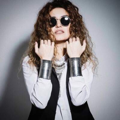 دانلود آهنگ Nazli Nazli با صدای Cinare Melikzade دانلود آهنگ Nazli Nazli با صدای Cinare Melikzade