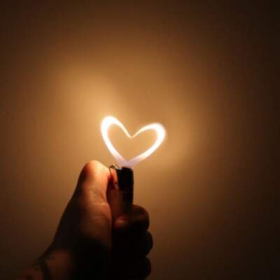 دانلود آهنگ  باید از عشق نگاه تو شهرو بهم بریزم یه تنه