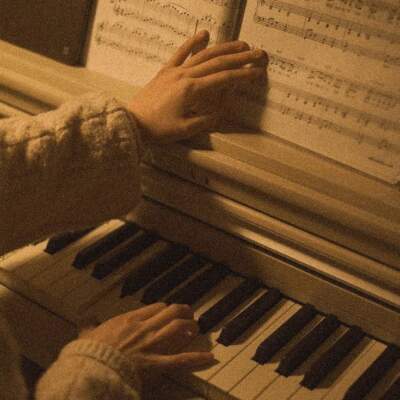 دانلود آهنگ  آی انار انار بیا به بالینم شبنم گل نار بیا به بالینم