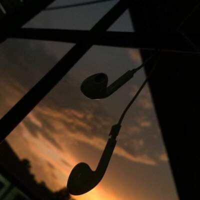 دانلود آهنگ  ﺧﺎﺗﻮن ﻗﻠﺒﻢ دورت ﺑﮕﺮدم ﺑﺪ ﺟﻮر ﺑﻪ ﺗﻮ واﺑﺴﺘﻢ